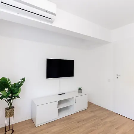 Simplicity * Bukurešť