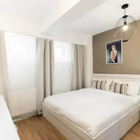 Simplicity * Bucureşti