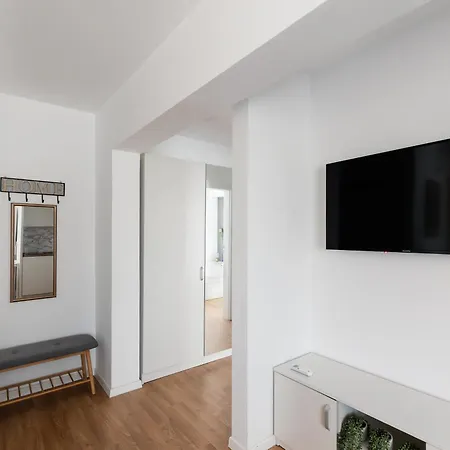 Apartment Simplicity *