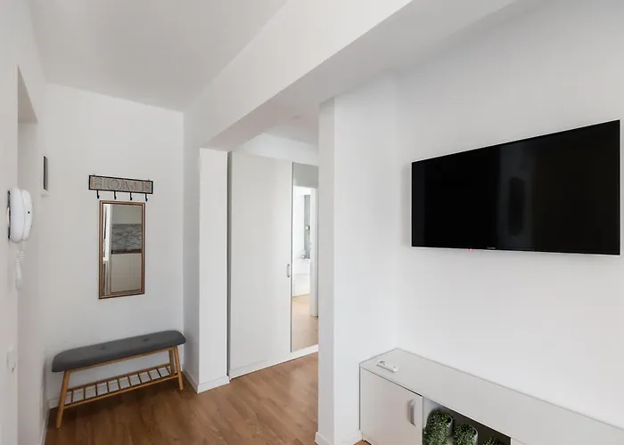 Apartment Simplicity *